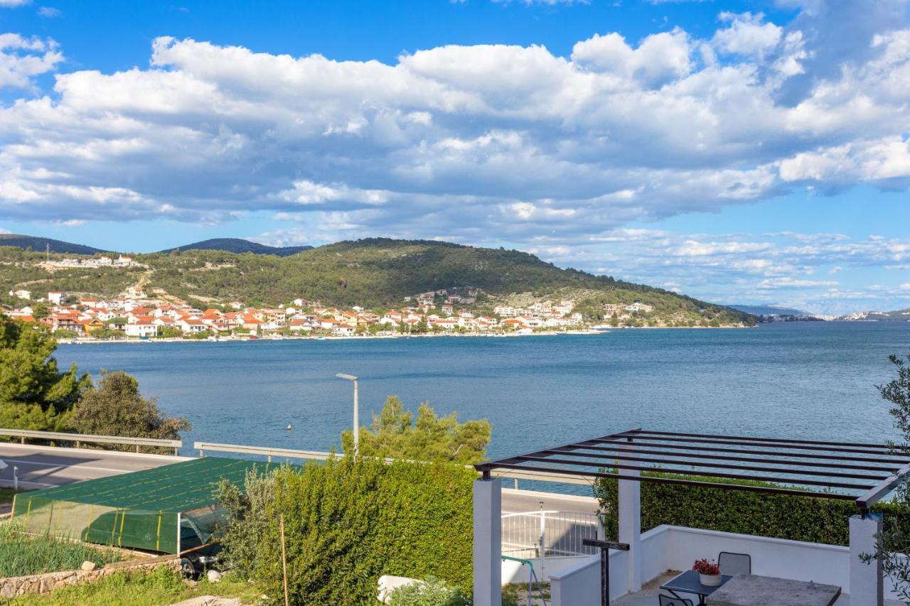 Apartments By The Sea Poljica, Trogir - 19316 Marina Exterior foto