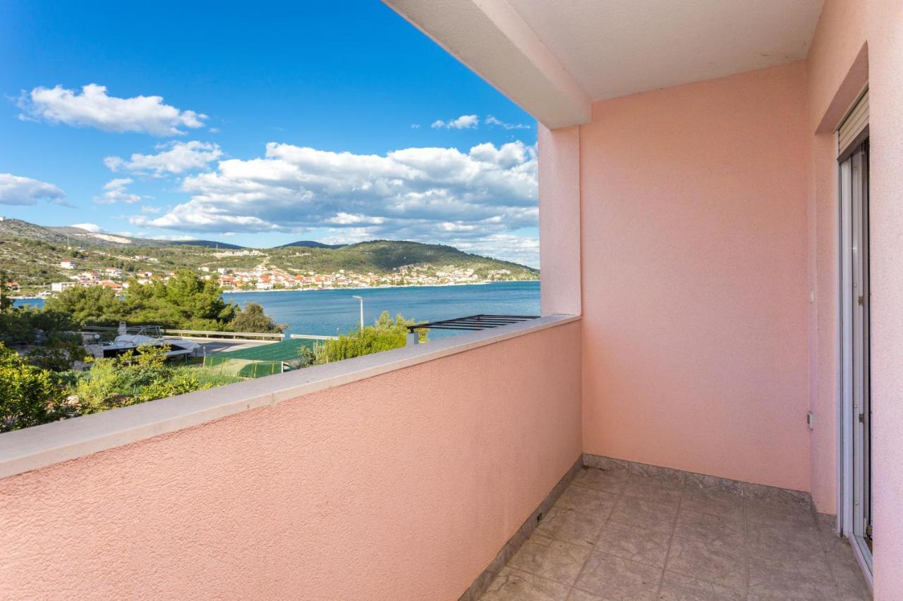 Apartments By The Sea Poljica, Trogir - 19316 Marina Exterior foto